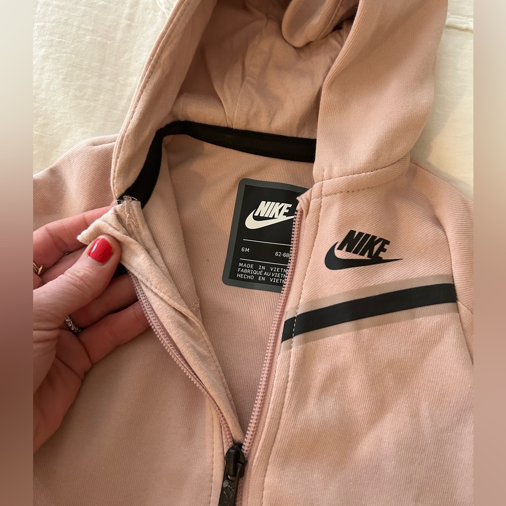 Nike tracksuit 6 months, pink - like new !